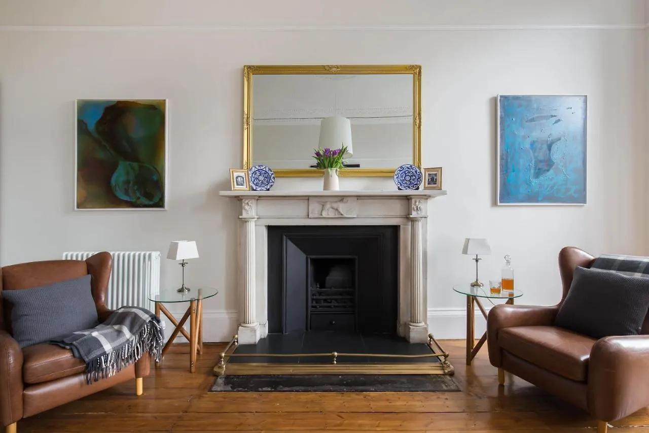 Magnificent Georgian 3-Bedroom Apartment In New Town EDI