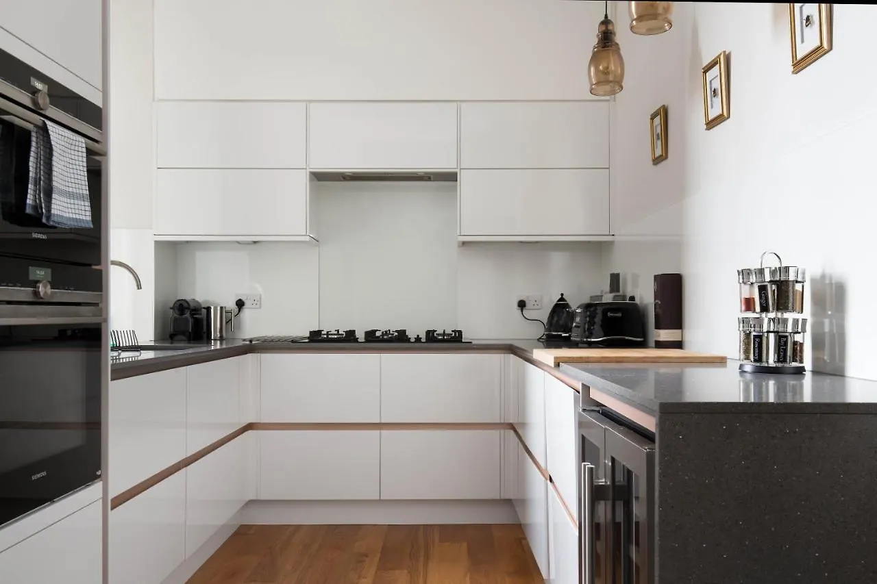 Magnificent Georgian 3-Bedroom Apartment In New Town Edinburgh