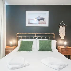 new-modern-apt-in-the-city-close-to-stadiums.cardiffhotelswales.com/