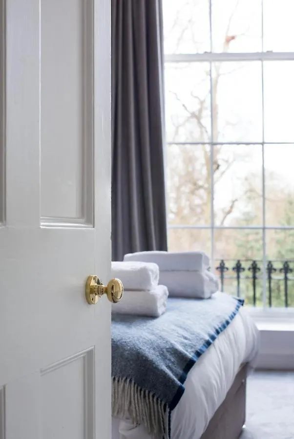 Magnificent Georgian 3-Bedroom Apartment In New Town Edinburgh