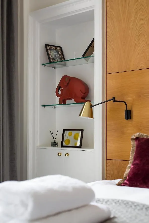 Magnificent Georgian 3-Bedroom Apartment In New Town Edinburgh
